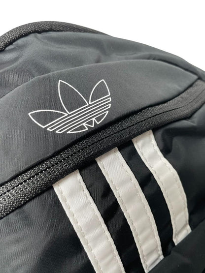 CANGURERA ADIDAS NEGRA